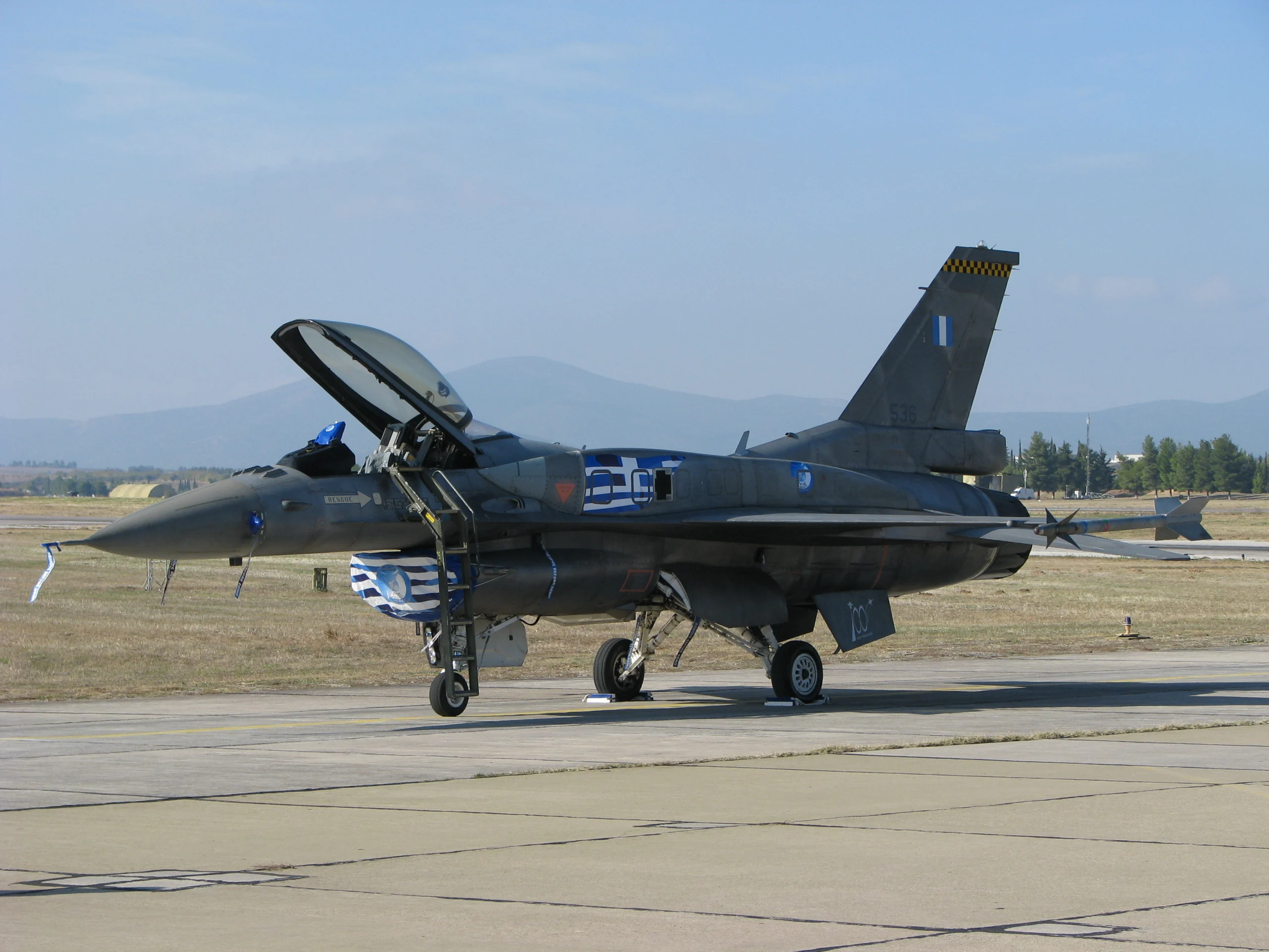 F-16 της ομάδας ΖΕΥΣ στην Τανάγρα, φωτογραφία αρχείου 2011