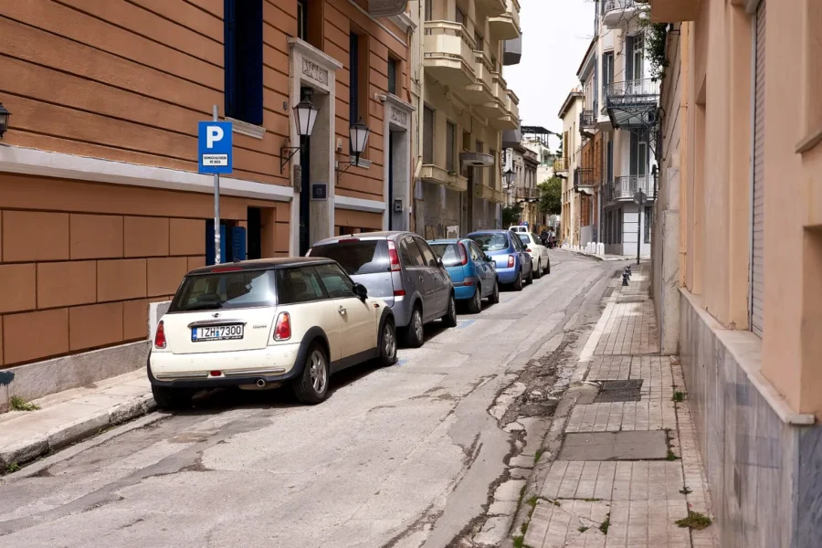 Οδός Μονής Αστερίου στην Πλάκα