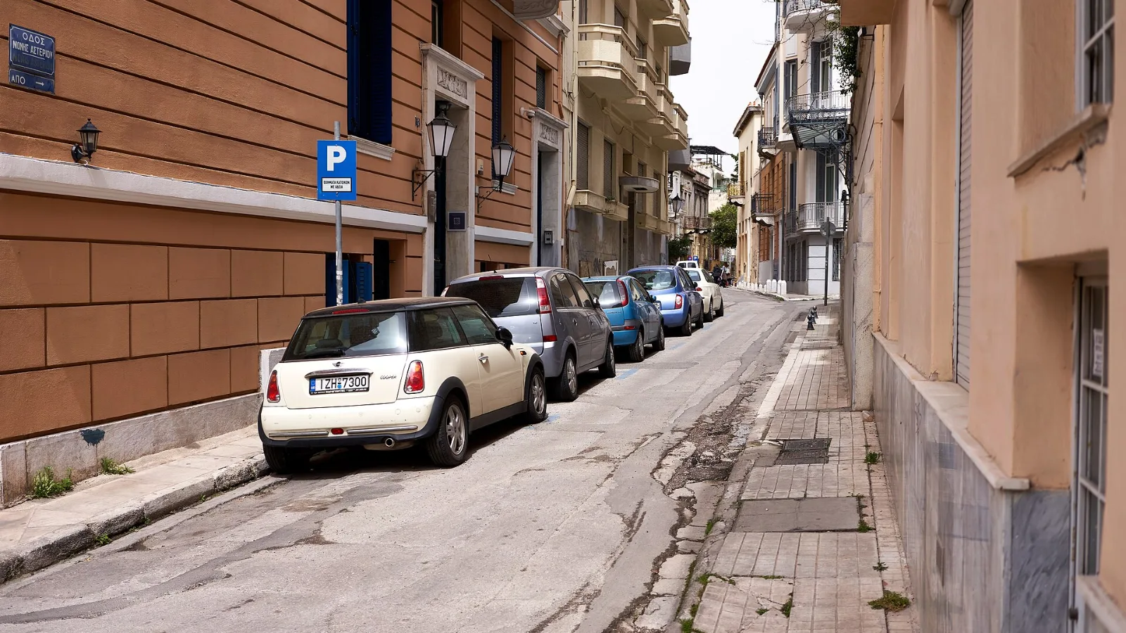 Οδός Μονής Αστερίου στην Πλάκα